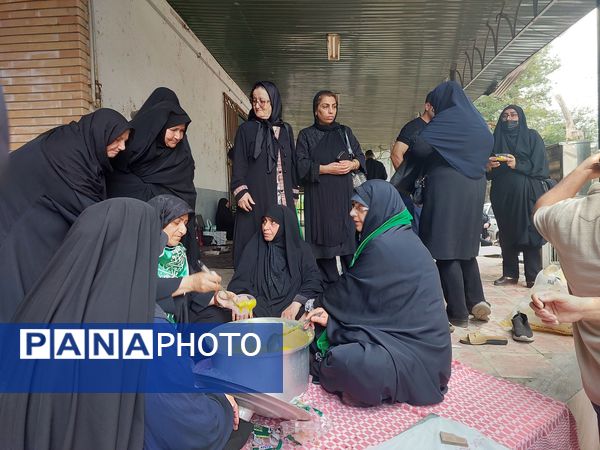 عشق‌به امام حسین همواره در دلهاست