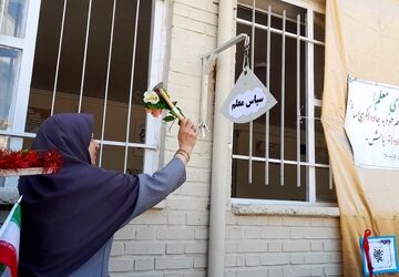بزرگداشت مقام معلم در دبیرستان کوثر فرهنگیان 