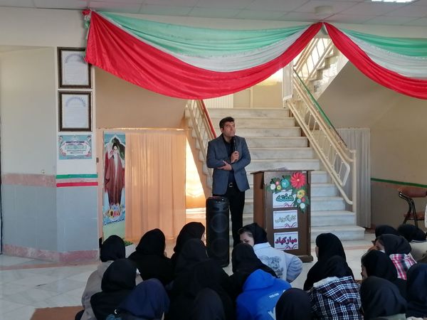 نمایشگاه کارآفرینی هنرستان عصمتیه نوخندان