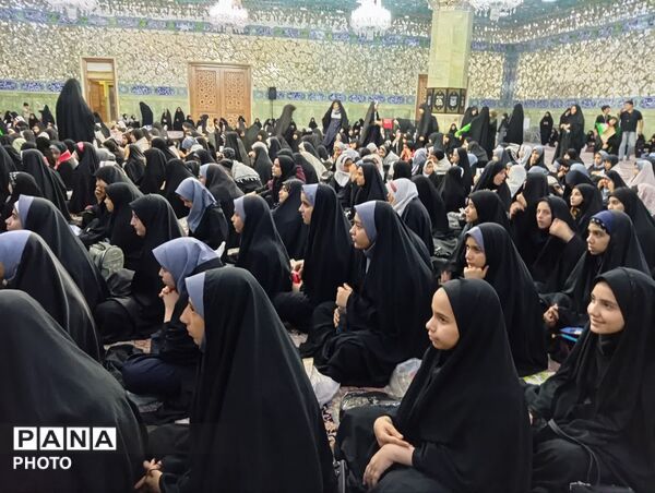 همخوانی سرود «باید برخاست» در قم