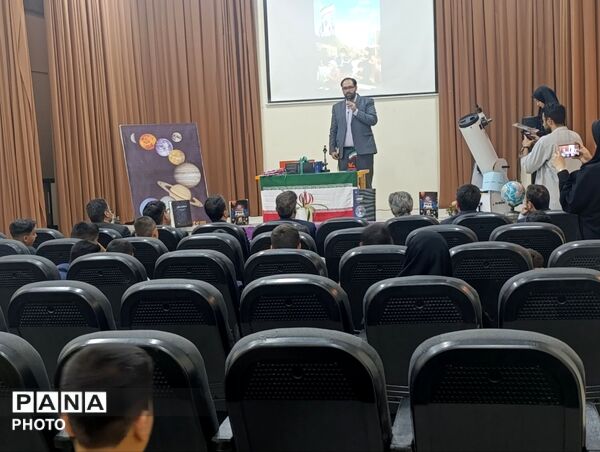 افتتاح نخستین آسمان‌نمای دیجیتال سیار کانون پرورش فکری همدان در کبودراهنگ