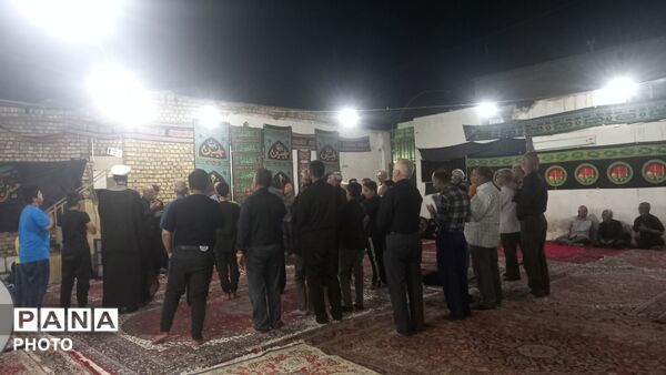 اجتماع عاشقان حسینی در شب اربعین در حسینیه امام رضا(ع)