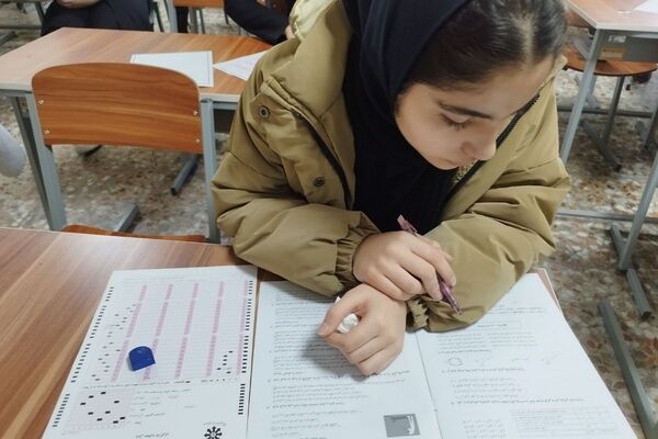 آزمون پایش و درخشش فرزانگان شهریار