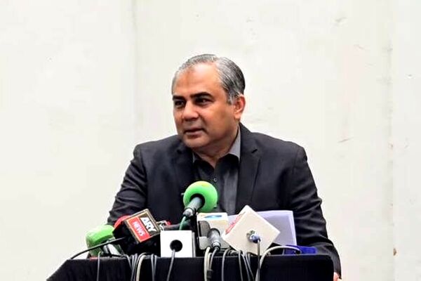 وزیر کشور پاکستان به تهران سفر کرد