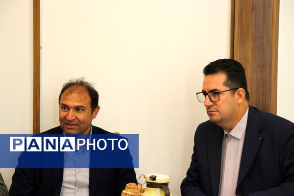  تکریم بازنشستگان در تالار مهستان شهرستان سملقان