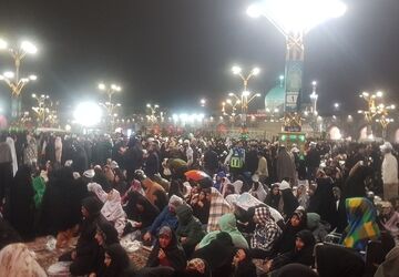 حرم مطهر رضوی میزبان  سوگواران درآخرین شب قدر