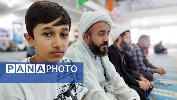 زمزمه دعای عرفه در پارسیان