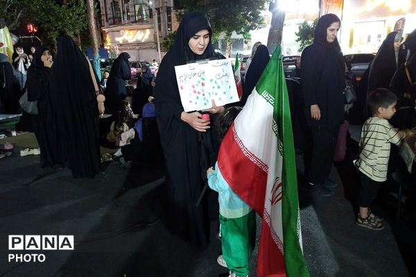 تداوم حضور در خیابان‌ها؛ رمز اتحاد و پیروزی
