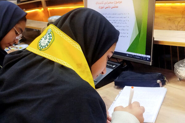 انتخابات مجلس دانش‌آموزی دختران در ناحیه ۴ شیراز
