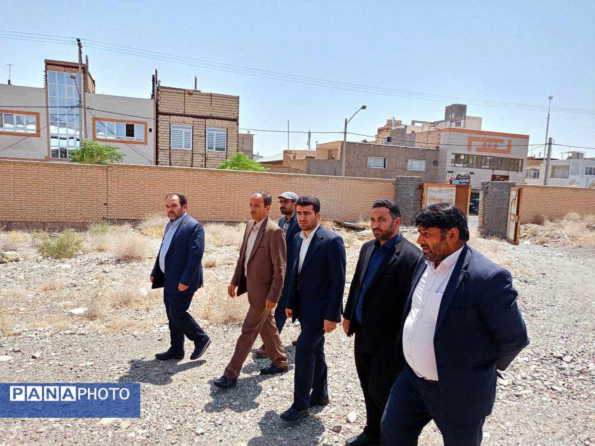 بازدید معاون تربیت بدنی و سلامت وزارت آموزش و پرورش از پروژه استخر دانش‌آموزی کاشمر 