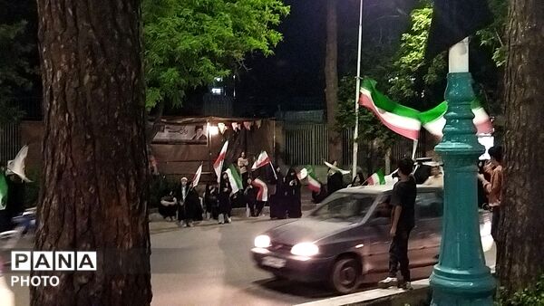 گذری بر میدان حافظ در   هشتاد و پنجمین شب از اجتماعات مردمی نیشابور