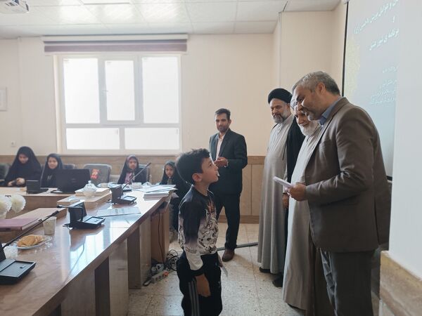 تجلیل از برگزیدگان پویش یاحسین(ع) در گناباد