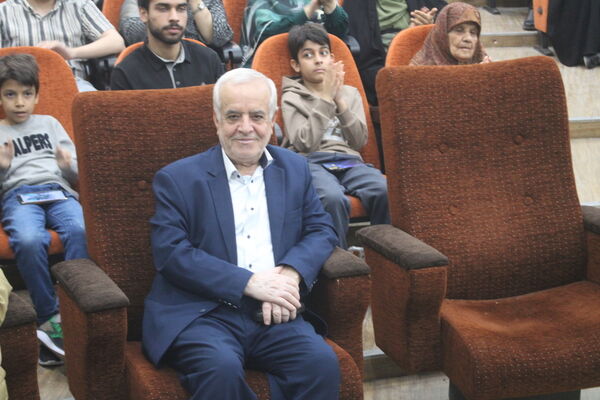تجلیل از برگزیدگان دبیرستان شهید بهشتی شهرستان بوشهر (2)
