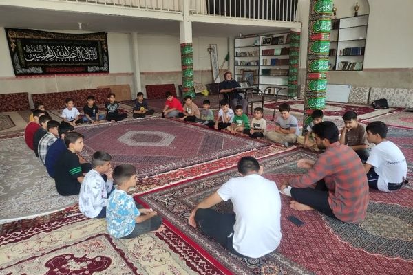 کلاس‌های قرآن کریم در مسجد امام علی (ع) ده‌محسن 