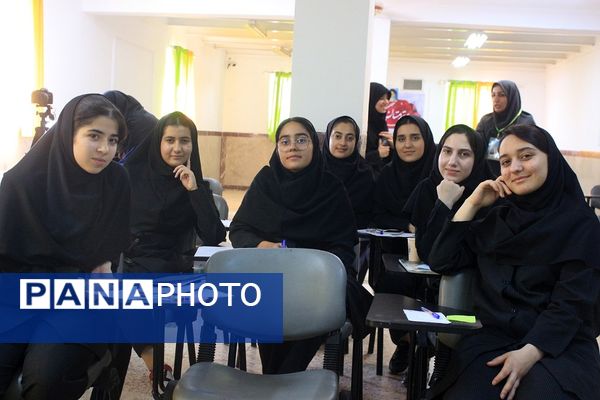 دومین جشنواره تدریس برتر در دبیرستان حکمت بهارستان‌۲