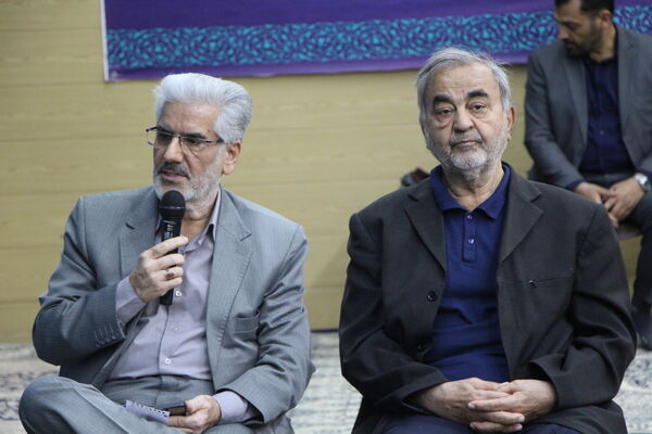نشست اصحاب رسانه با نماینده ولی فقیه در یزد