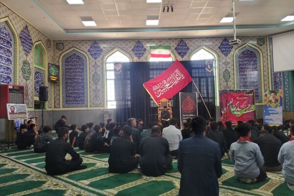 همراهی پیشتازان پسر بردسکن در مراسم «احلی من العسل»