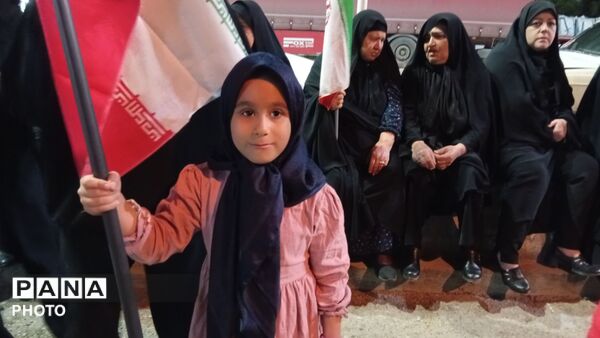 حضور پرشور دانش‌آموزان معمولانی در حمایت از نیروهای مسلح؛ تجدید پیمان با آرمان‌های انقلاب