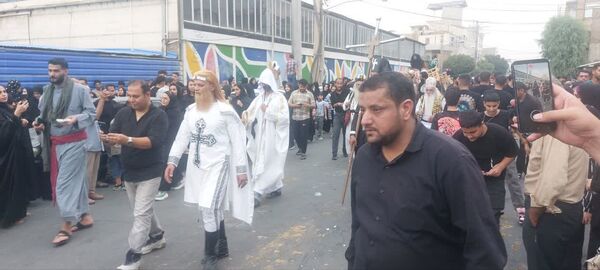 استقبال عزاداران حسینی از کاروان نمادین اسرای کربلا در قم