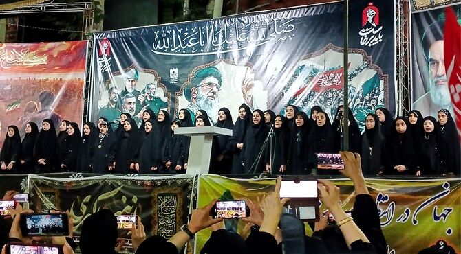 تجدید میثاق شبانه مردم  لرستان با آرمان‌های انقلاب و امام عصر (عج)
