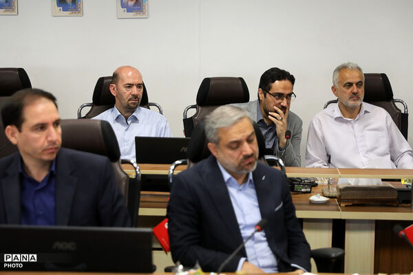 دیدار صمیمانه وزیر آموزش و پرورش با کارکنان معاونت پرورشی و فرهنگی