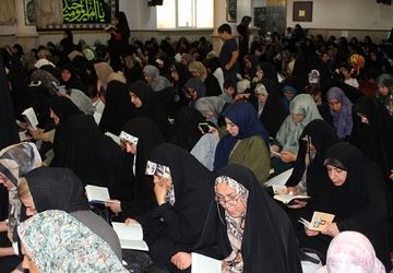 شور و حال مردم در دعای پرفضیلت عرفه در مهدیه کرج 