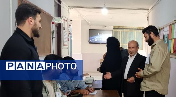 حضور پرشور مردم لرستان پای‌صندوق‌های رأی‌گیری