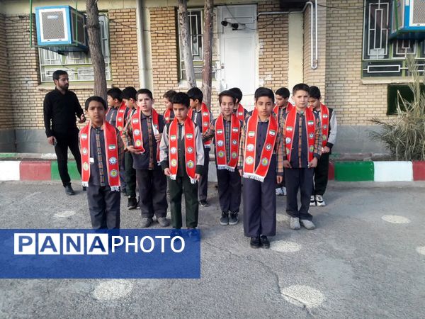 برگزاری جلسات تمرین سرود همگانی به‌مناسبت عید مبعث در آموزشگاه شهید پسندیده فدافن