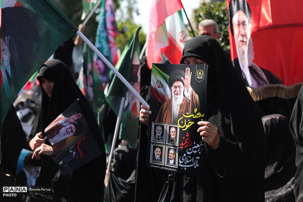 چهلمین روز شهادت رهبر شهید انقلاب اسلامی - تهران