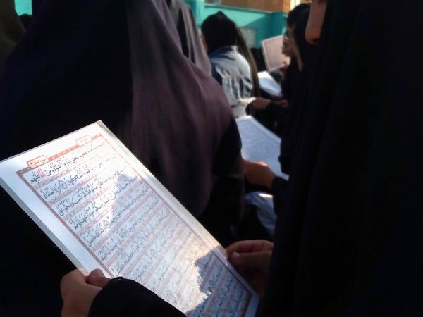 برگزاری مراسم ختم قرآن در دبیرستان دخترانه فاطمیه