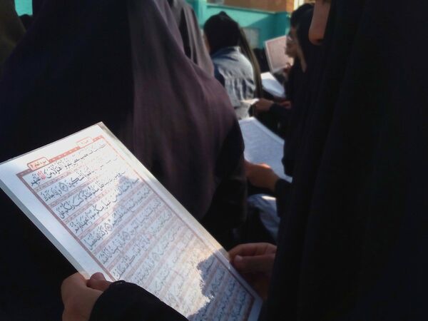 برگزاری مراسم ختم قرآن در دبیرستان دخترانه فاطمیه