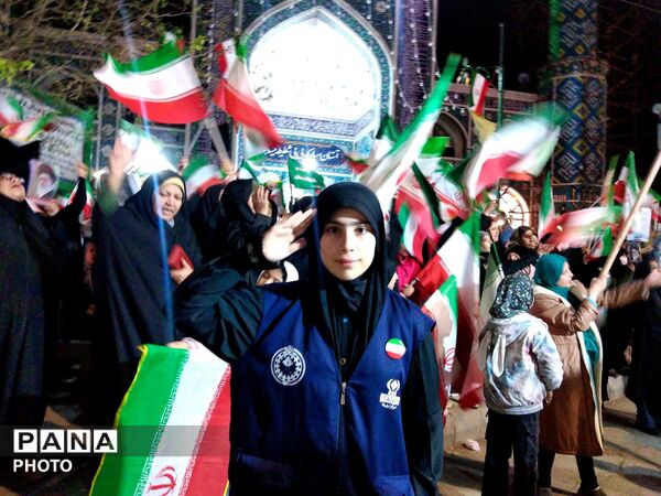 خون می‌دهیم ولی خاک هرگز