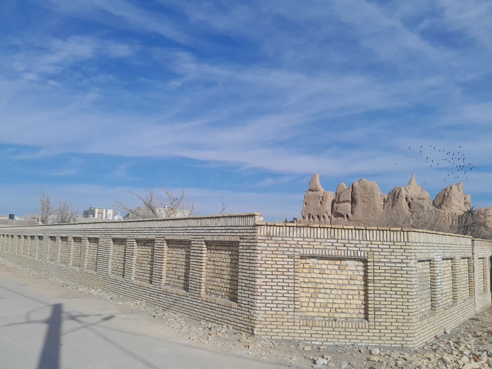 حصارکشی ضلع جنوبی باغ  تاریخی کوشک جاجرم