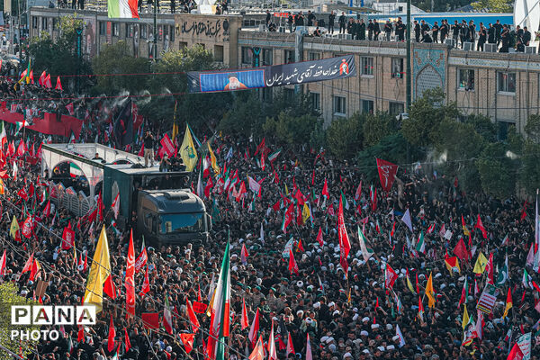 تشییع پیکر رهبر شهید انقلاب در مشهد مقدس-۴
