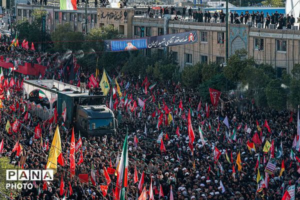 تشییع پیکر رهبر شهید انقلاب در مشهد مقدس-۴
