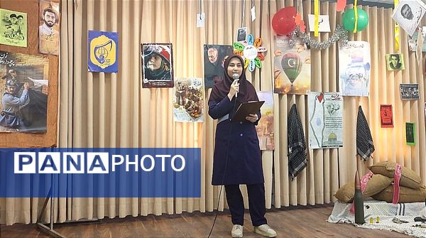 بازدید از غرفه‌های مدرسه انقلاب دبیرستان فرزانگان قائمشهر