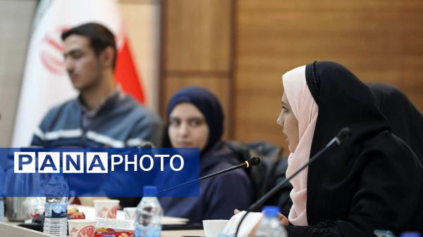 گردهمایی نویسندگان موسسه رهنمای اهل قلم