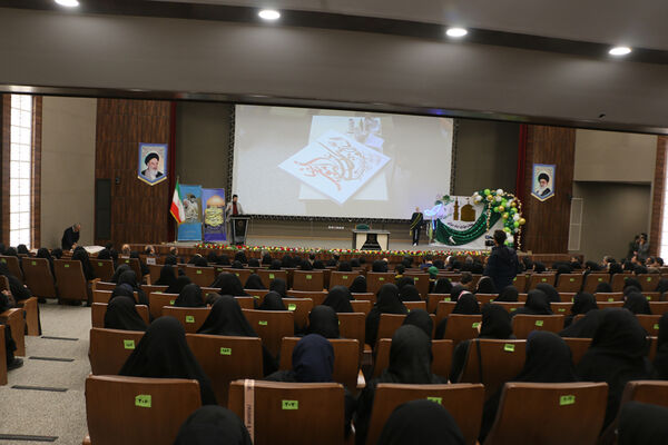 رونمایی از کارت خدمت جهادی معلمان در قم
