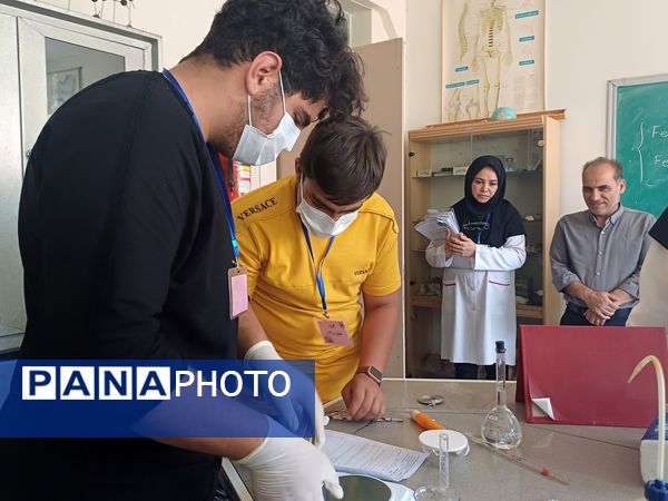 بیست و سومین دوره مسابقات آزمایشگاهی علمی مدارس در پژوهشسرای دکتر چمران شهرستان برخوار 