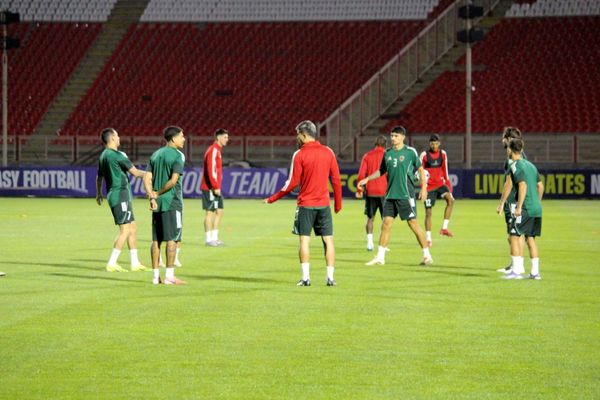 تمرین پیش از بازی با تراکتور تیم الوحده امارات