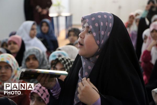 محفل نویسنده کتاب «فرمانده سری» در یزد