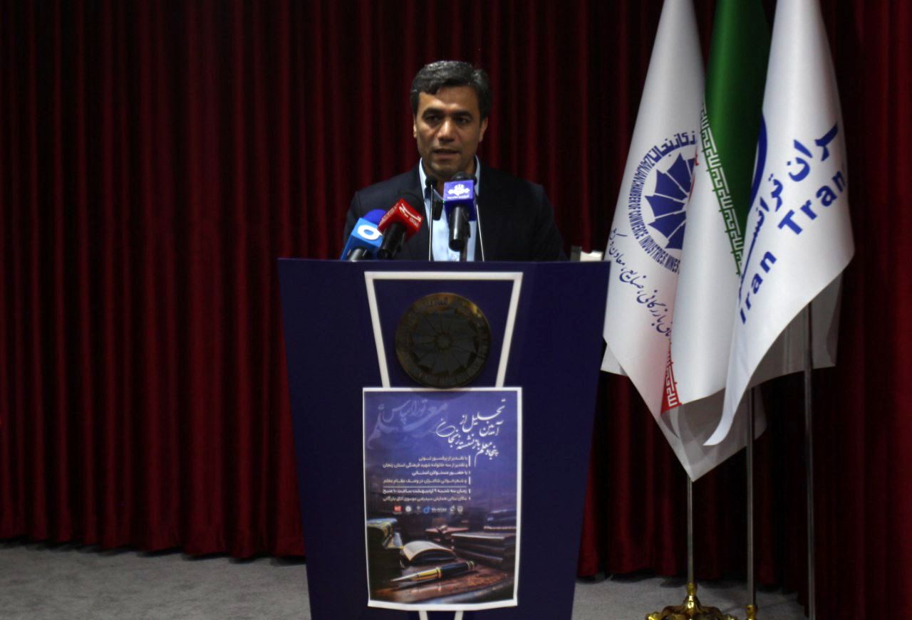 معلمان سرمایه‌گذاران اصلی تربیت در کشور هستند