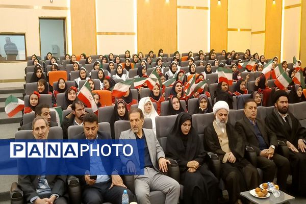 صدای زنگ انقلاب برای آغاز جشنی دوباره