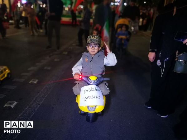 حرکت خودرویی سربازان 1400 پای کار انقلاب