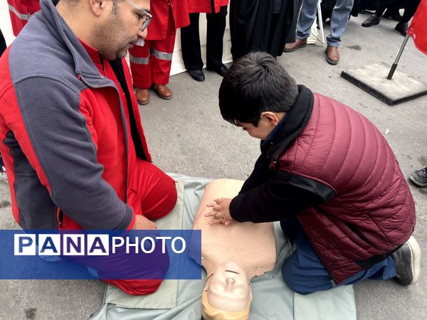حضور پرشور مردم در راهپیمایی ۲۲ بهمن هشتگرد