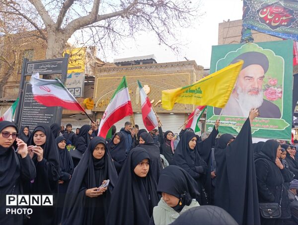 اجتماع بزرگ مردم نیشابور برای بیعت با سومین رهبر جمهوری اسلامی ایران 