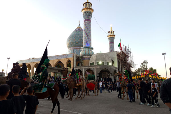 استقبال از ماه محرم با آیین سنتی چاووش‌خوانی در شهر بهمن