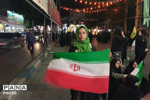 شهرک امیریه؛ صحنه همدلی و روایت مقاومت با برگزاری تجمع میدانی و تئاتر «پناه»