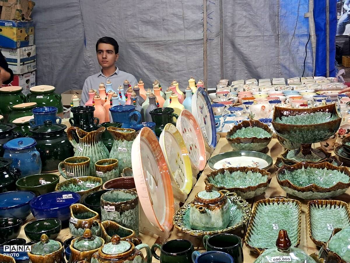 ششمین نمایشگاه صنایع دستی و گلاب گیری شهر کرج 