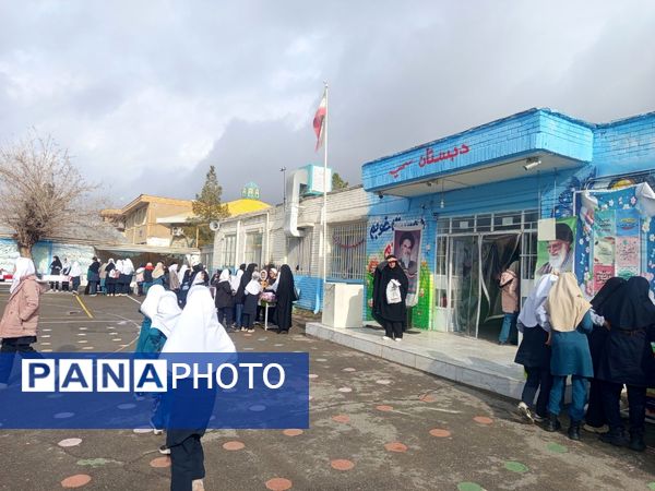 بازارچه مادر دختر در دبستان سمیه